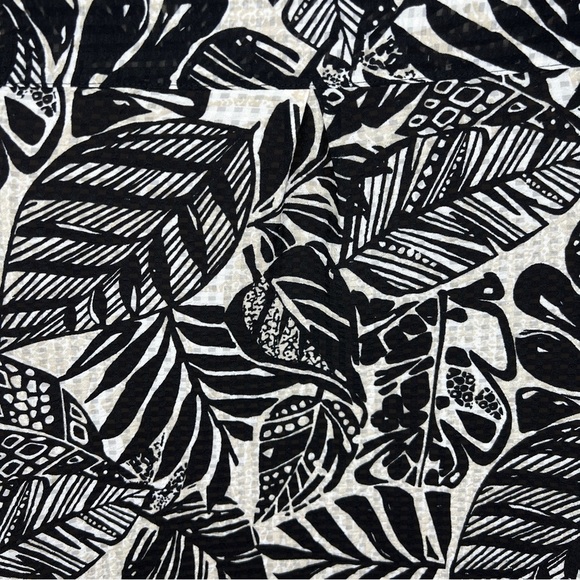 Petite XL Studio Works Black Beige Leaf Print Button Front Top Lightweight - Picture 6 of 10